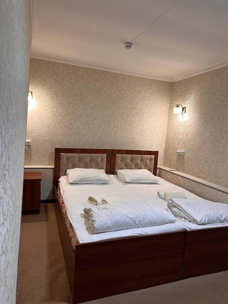 Old Inn Hostel Tachkent Extérieur photo